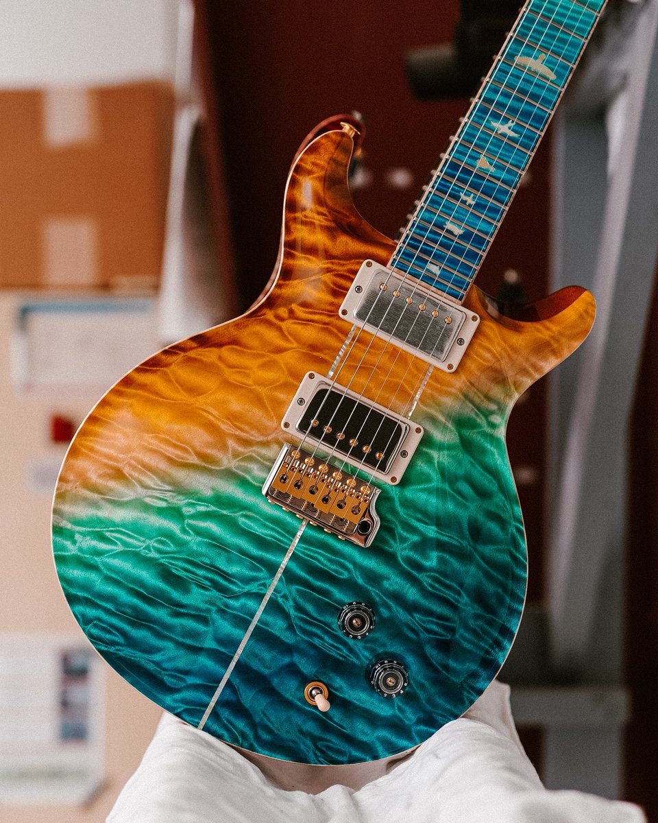 prsguitars's tweet image. What surf rock song would you play on this beachy Santana? 🌊 Happy #privatestockfriday!