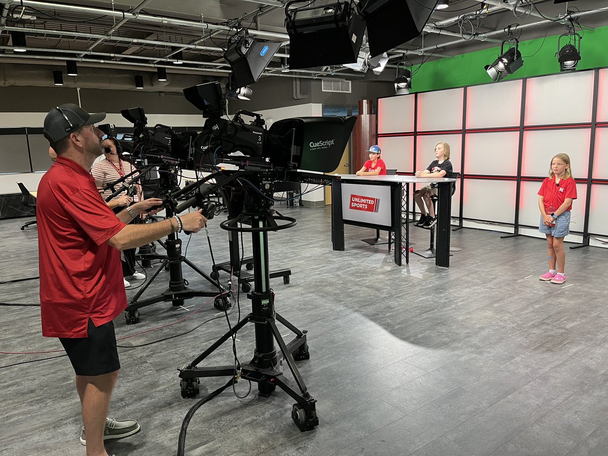 Fernanman42's tweet image. Fun day on campus hosting some Future Huskers to @Unl_CoJMC for a TV studio workshop with Husker Highlights!