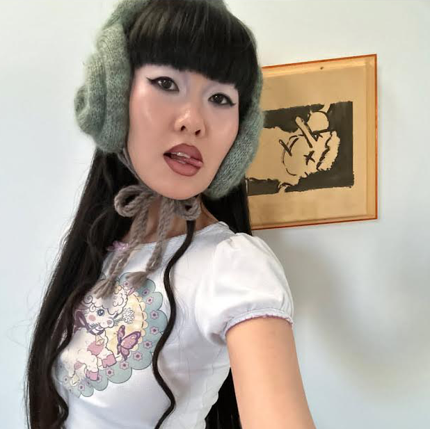 haley_xyz's tweet photo. Creeepy yeha supporting my earmuffs this year was so special #creepyyeha https://t.co/gnxNQbl4XP