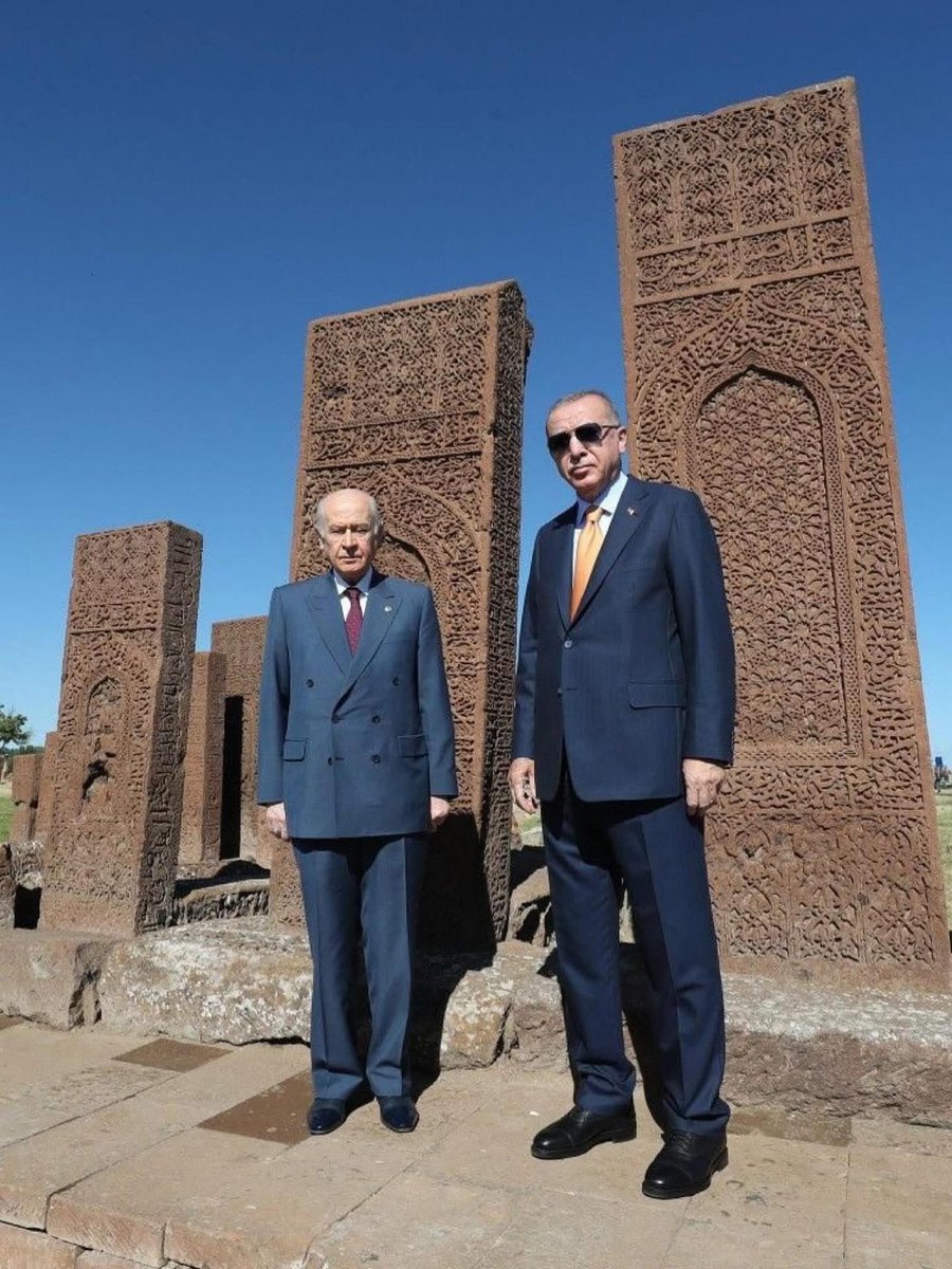 "Mevzubahis vatan ise gerisi teferruattır"
İyiki varsınız.
#RecepTayyipErdoğan 
#DevletBahceli