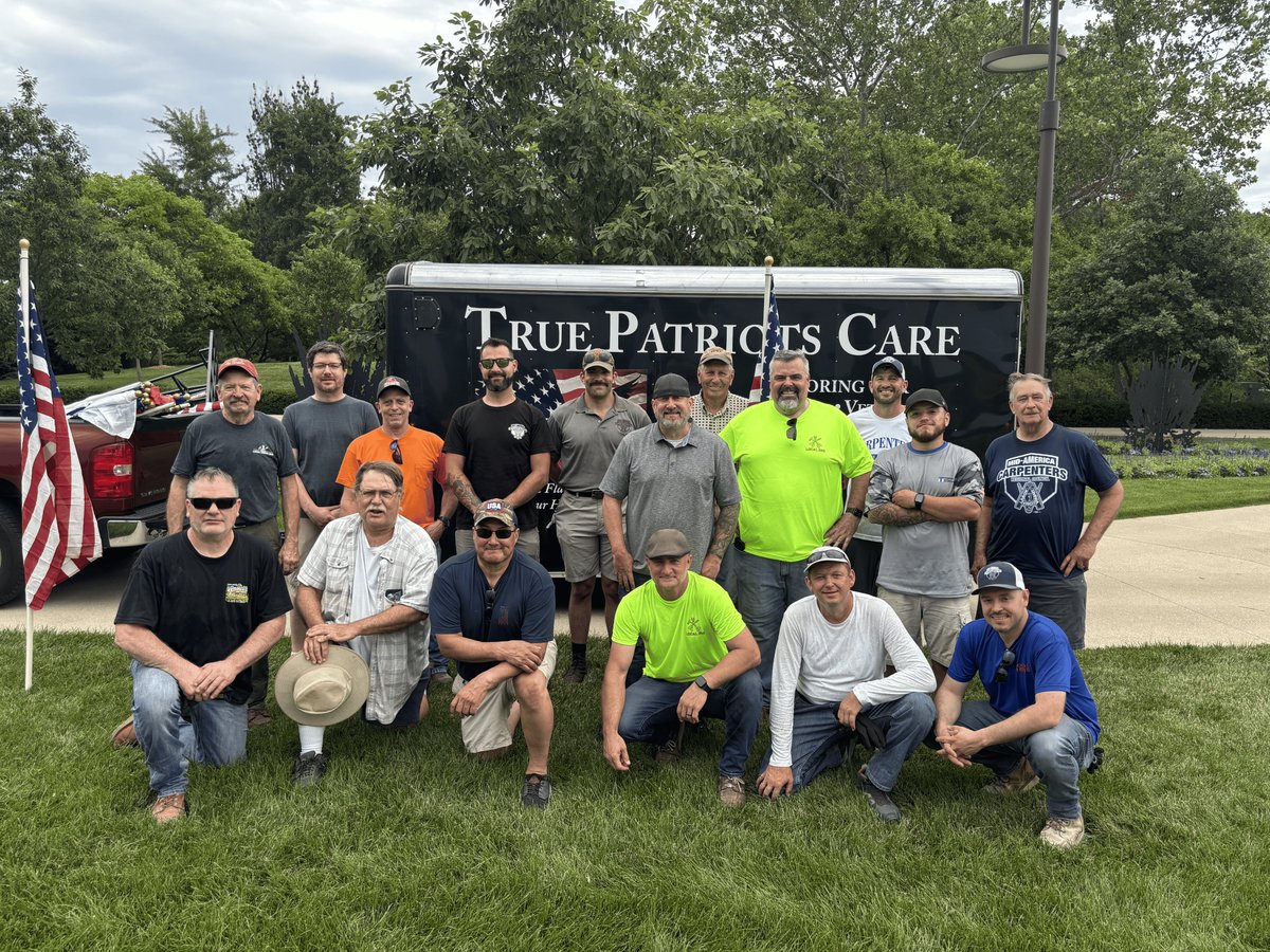 MidAmCarpenters's tweet image. MACRC members set up more than 750 flags at the First Division Museum at Cantigny as part of our partnership with True Patriots Care. Thanks to #Local1889 Rep Joe Weber for organizing and all the volunteers from the MACRC and DuPage Building Trades who helped out. We will always