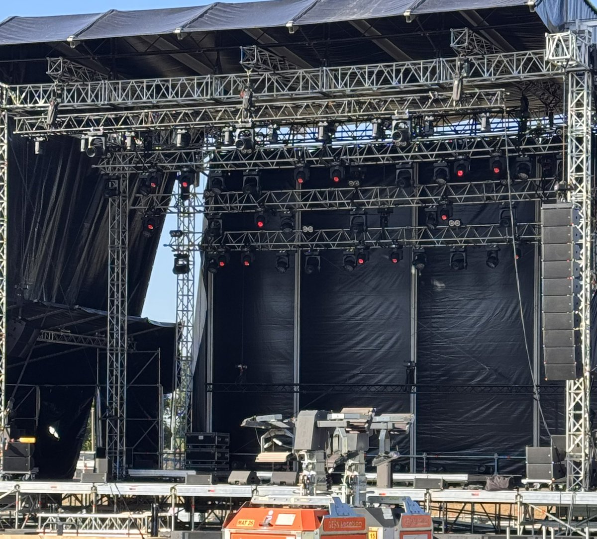 yfavennec's tweet image. Au festid’Al à Gorron, un festival de musiques à taille humaine, au cœur de notre ruralité. Ces rendez vous de l’Eté sont indispensables, car ils sont un vecteur de lien social, de diffusion culturelle et d’attractivité de nos territoires. 
Merci 🙏 à tous les bénévoles !