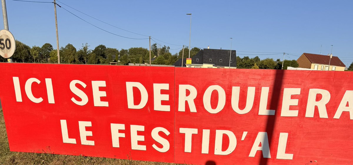 yfavennec's tweet image. Au festid’Al à Gorron, un festival de musiques à taille humaine, au cœur de notre ruralité. Ces rendez vous de l’Eté sont indispensables, car ils sont un vecteur de lien social, de diffusion culturelle et d’attractivité de nos territoires. 
Merci 🙏 à tous les bénévoles !