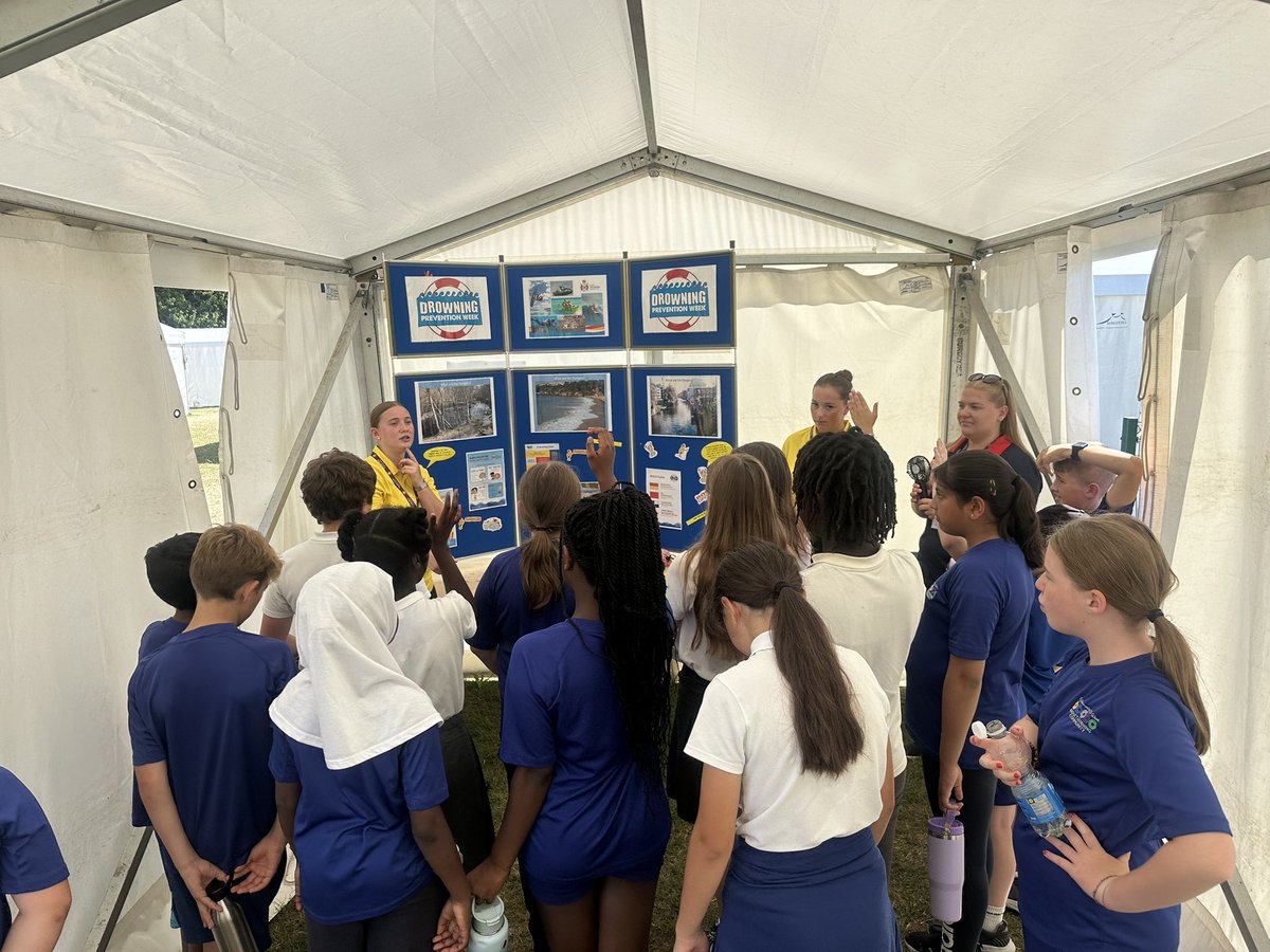 Mr Johnson tweet media