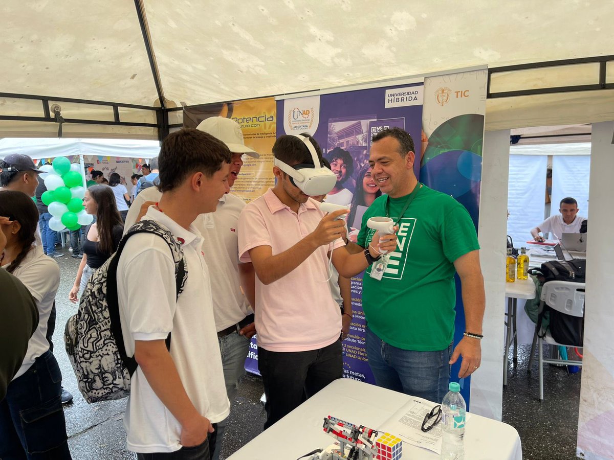 GobMeta's tweet photo. La tecnología también está en Gobierno Presente. En Acacías brindamos a la comunidad nuestra oferta institucional con exhibición, realidad virtual, robótica, inteligencia artificial y transformación digital. https://t.co/rHqP9KYInx