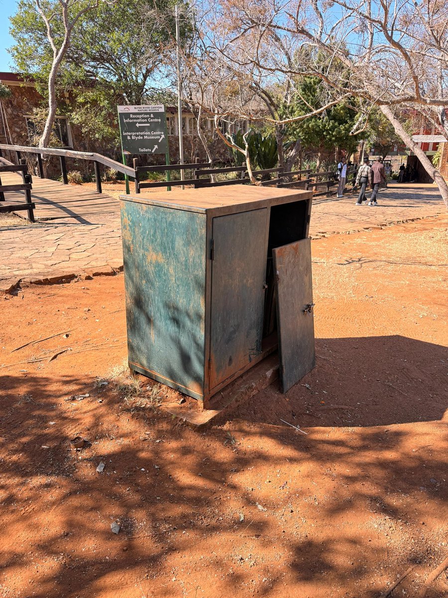 oupapilane's tweet image. Mpumalanga Tourism and Paks agency is a liability to tourism development and job creation in Mp and it must be exposed for its inefficiency.
You cannot extort money from tourists to pay for the luxuries in your offices.
MTPA is killing our tourism in Mp @Mandla_Ndl