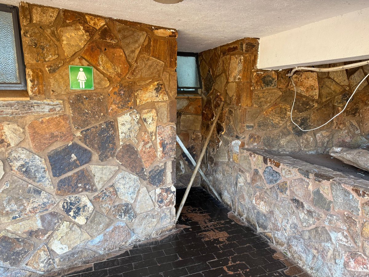 oupapilane's tweet image. Mpumalanga Tourism and Paks agency is a liability to tourism development and job creation in Mp and it must be exposed for its inefficiency.
You cannot extort money from tourists to pay for the luxuries in your offices.
MTPA is killing our tourism in Mp @Mandla_Ndl