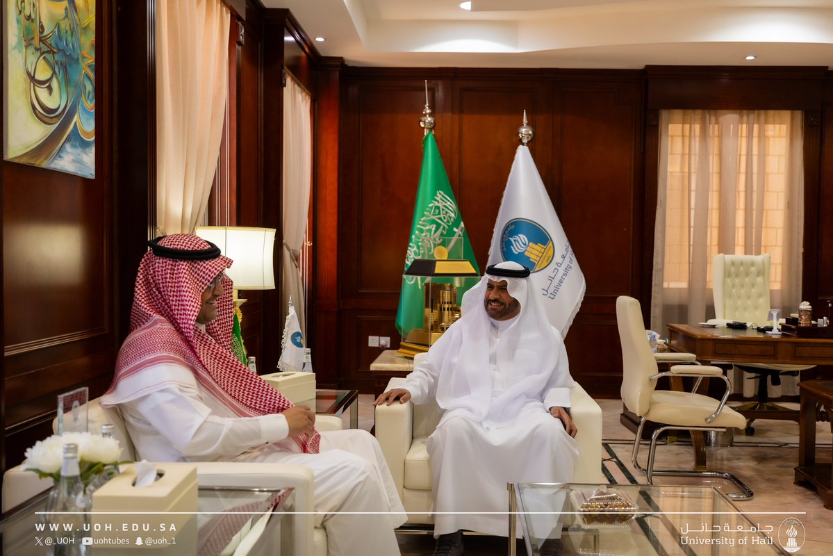 _UOH's tweet image. #تعاون | ✨
استقبل رئيس #جامعة_حائل المكلف أ.د. زيد بن مهلهل الشمري، رئيس #غرفة_حائل أ. هاني الخليفي، لبحث أوجه التعاون وتعزيز الشراكة بين الجانبين.