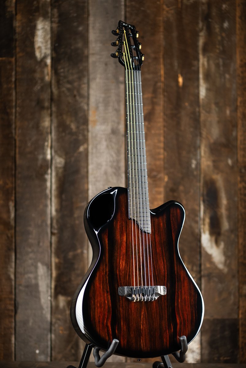 Easy playability, stunning looks and great tone in one guitar? The Emerald X20 Nylon string acoustic has it all. 

Find out more about the  X20 Nylon at: buff.ly/UK5SSHK

#nylonguitar #spanishguitar #classicalguitar #emeraldguitars