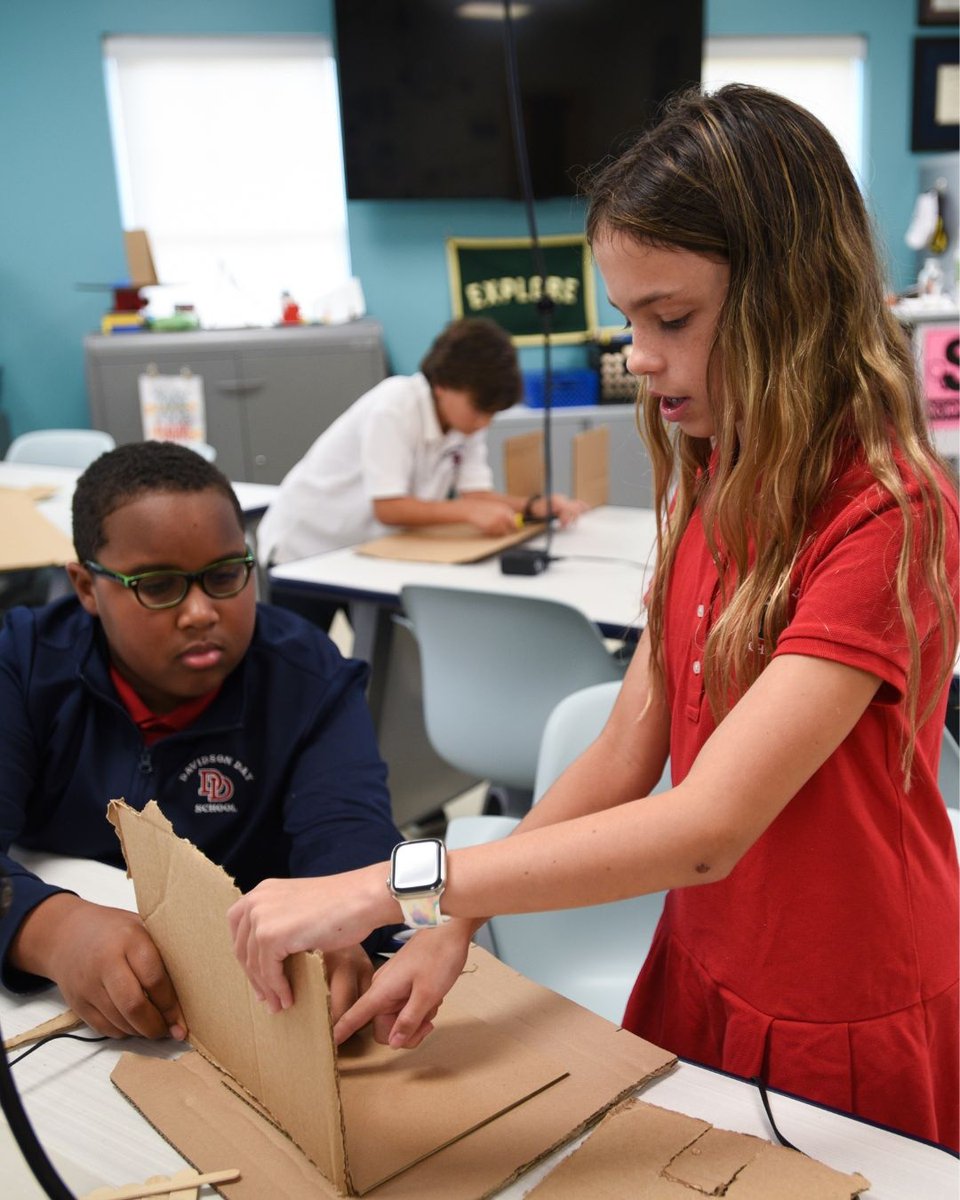 In Mrs. Mullineaux's STEM class, our Middle School students designed and built cabins that could withstand a wind and dust storm🏠️💨 They worked together to construct their buildings using cardboard, paper, popsicle sticks and hot glue, and put them to the test! #davidsonday