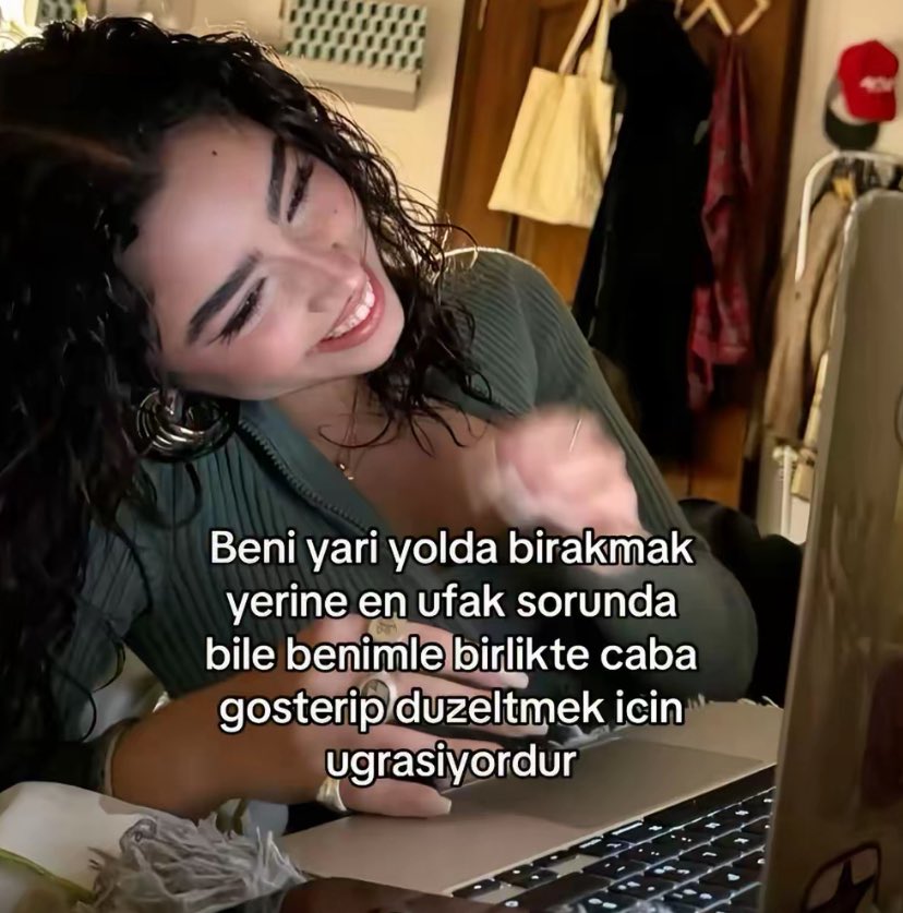 Alya (@alyareckles) on Twitter photo 