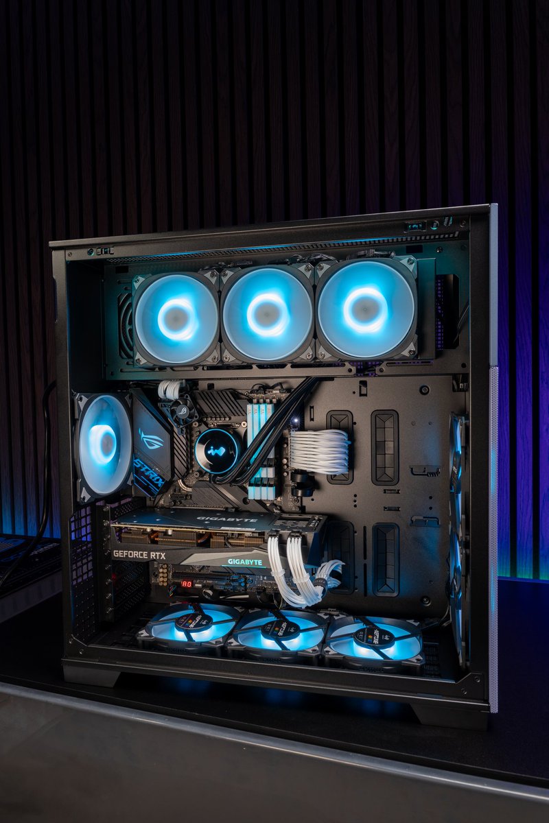 The InWin F5 is a sleek full tower with all the space you need and a dash of elegance with those snazzy interchangeable front panels 💙🤍 🤓

Wanna have your chance to win a InWin F5 case ? 

Stay tuned and make sure to follow us !

<a href="/InWin/">InWin</a>

🔹Follow 🔹like 🔹share🔹comment