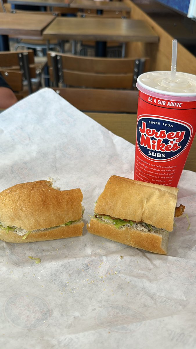 ZiggyZinger's tweet image. Just had lunch with the new Chicken Salad Sub at @jerseymikes 🥪🔥 — creamy, fresh, and packed with flavor. Definitely a new favorite! #JerseyMikes #ChickenSalad #LunchWin
