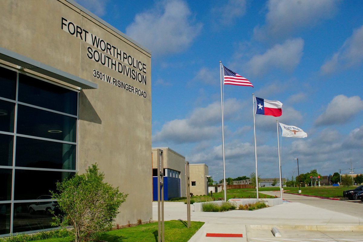 fortworthpd's tweet image. Donations continue to pour in for those recovering from the Central Texas floods! Staff at the Fort Worth Police South Division (3501 W. Risinger Rd.) is available to accept goods until 6 p.m. tonight (July 11) and from 1-5 p.m. tomorrow (July 12). These are the only items the…