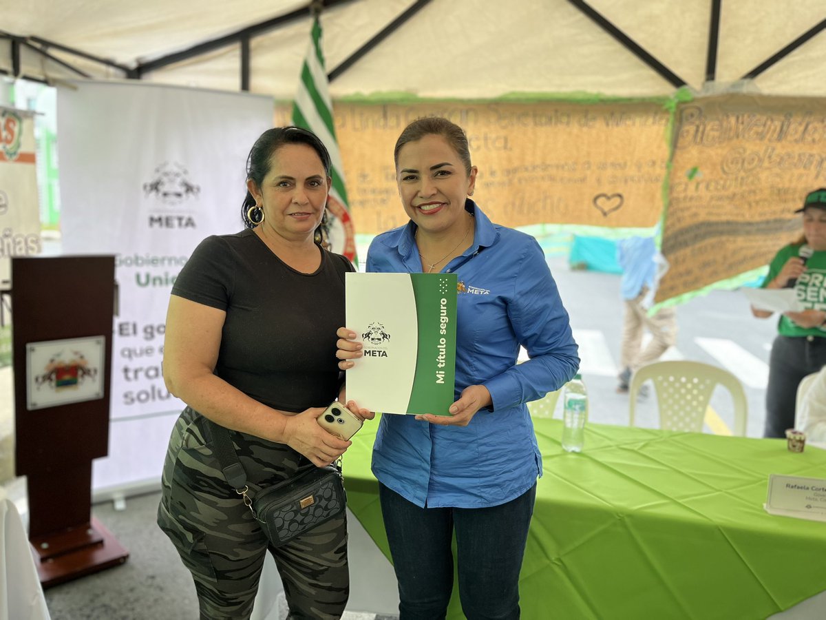 VozLlaneros's tweet photo. En gobierno presente de Acacias, se siente la alegría de tener un hogar, 119 títulos de vivienda fueron entregados en Villa Marcela 2 - La Morena, en el municipio. 
¡Un sueño hecho realidad para las familias Acacireñas! https://t.co/yTvqvku1cC