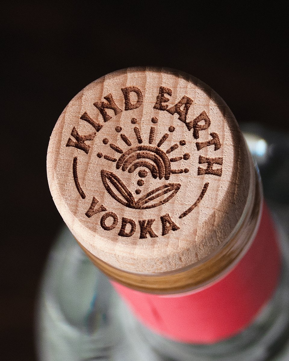 cfnapa's tweet photo. Fresh and friendly, our design for Kind Earth Organic Vodka bursts with bright, bold colors.

#kindearth #cfnapa #drinkwithyoureyes #branddesign #liquorlabeldesign #vodkadesign https://t.co/Vza70OKfY0