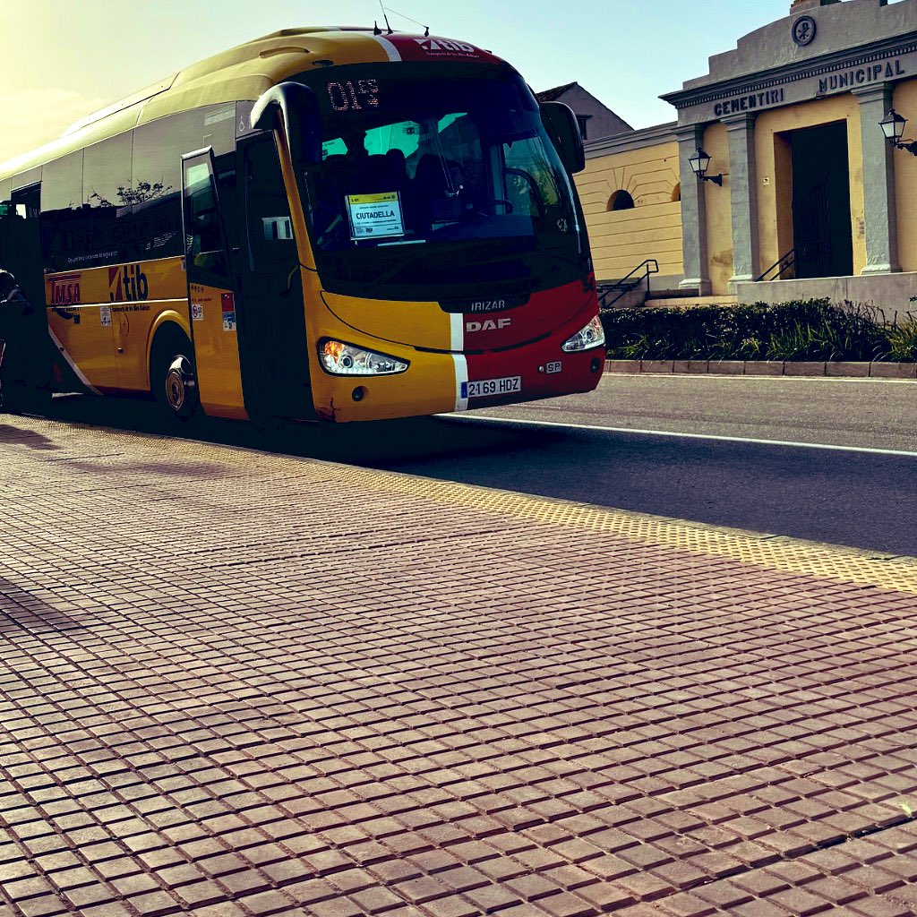 🚎✅ #Ciutadella aconsegueix el bus llançadora que demanava al Consell de Menorca des de feia mesos

🚏🚌 La línia es posa en marxa a partir de dimecres dia 16 i connectarà l'Avinguda Mascaró Pasarius amb el centre històric

📲 psm-menorca.cat/ca/blog/ciutad…

#menorca #mobilitat