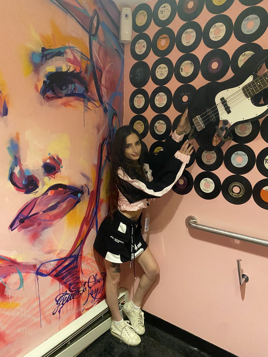 the coolest restroom 🎸🚻‼️