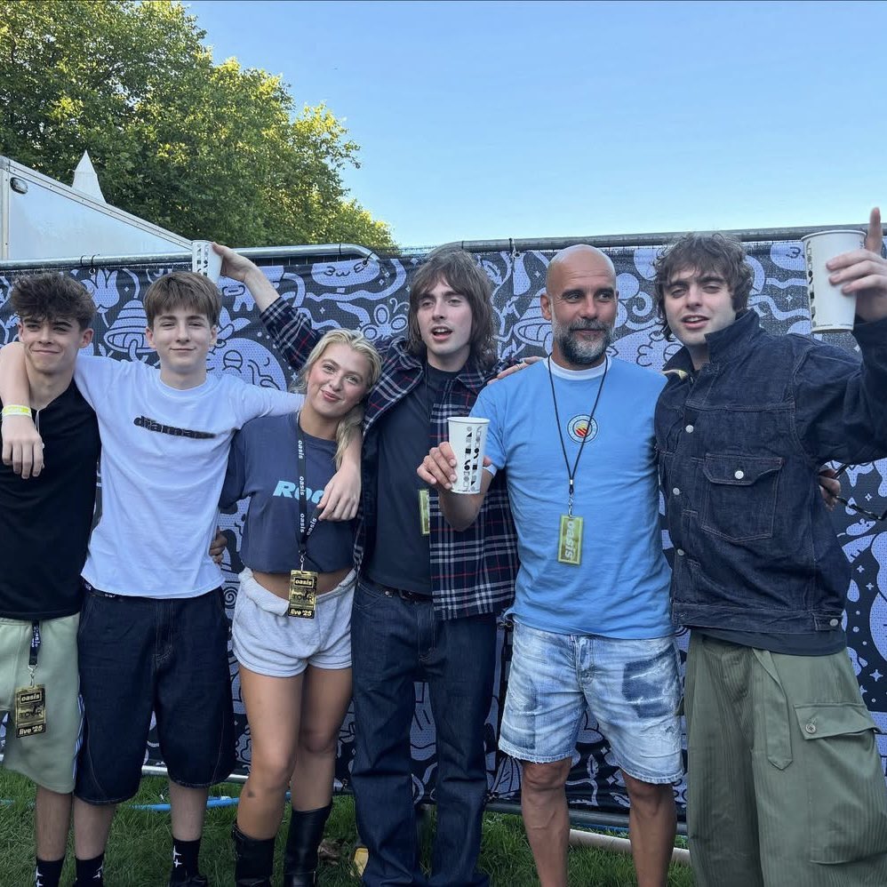 Pep enjoying some Oasis tonight 😎