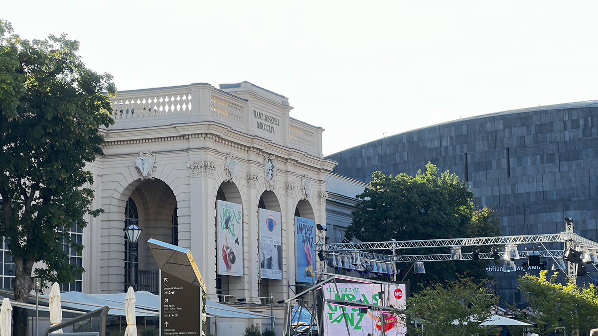 terp_tt's tweet photo. •#MuseumsQuartier
•#MQwien
•#KunstInWien
•#ViennaArt
•#WienerMuseum
•#AustrianArt
•#MQArt
•#ContemporaryArtVienna
🎭 Performance & Kreatives
•#MQCulture
•#MQMusic
•#MQPerformance
•#CreativeVienna
•#UrbanCultureVienna
•#StreetCultureVienna https://t.co/w2hunF7e2l