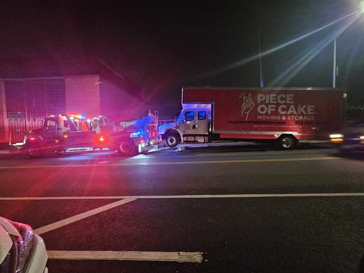 NYPD104Pct's tweet image. Another successful tow operation conducted by your 104 Officers. Multiple vehicles removed from local streets, freeing up parking for residents.