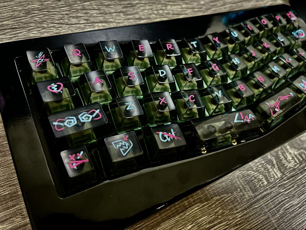 Pmio_F's tweet photo. keyboard: Ieneko42GR (@daraku__neko)
Keyswitch: Akko Cilantro
Keycaps: PBTfans Powder
重いので安定感があって良き。
#自作キーボード https://t.co/Xih5oEEJjj