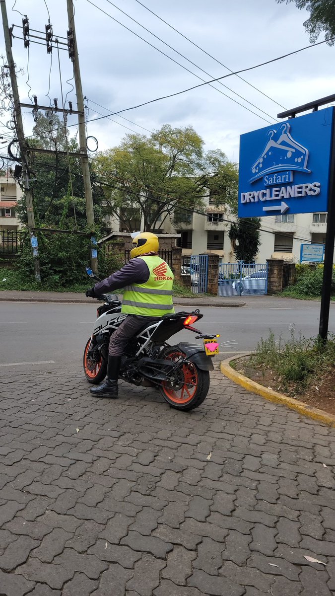 We have a KTM Duke 200 Bodaboda. 💀

I hope his customers are enjoying quick deliveries...