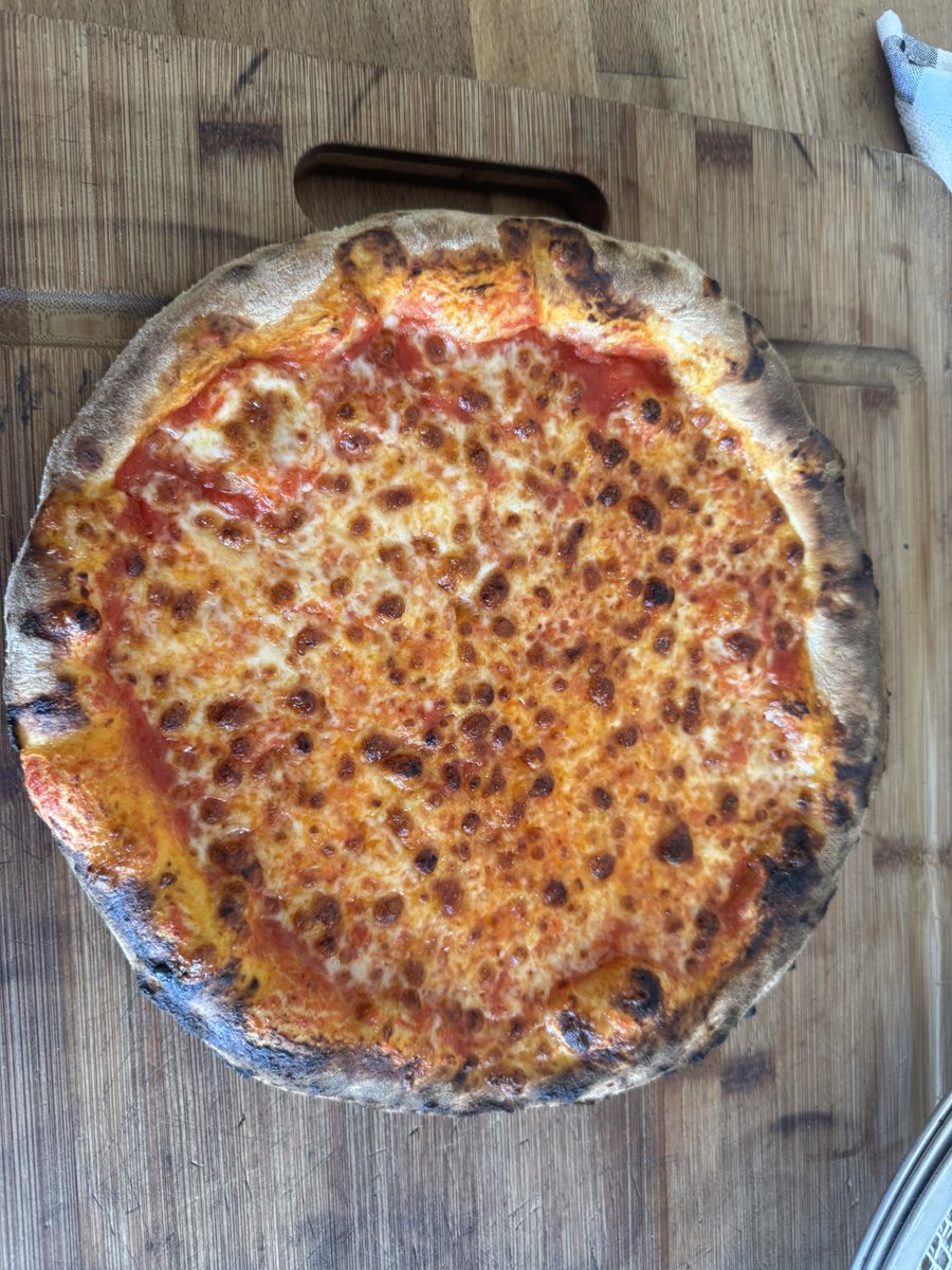 MorriseyWV's tweet image. One bite, everyone knows the rules. Enjoyed a stop today at Belknap Dough Company in Hurricane— fresh cheese pie, made in a wood-fired pizza oven, manufactured in Naples. Definitely one of the best in the area. Jimmy, the owner, does a great job! Outstanding!
(And yes, I…