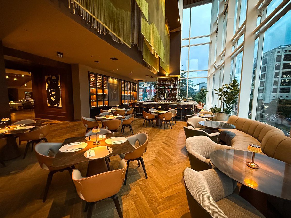 MunirFalah's tweet photo. A continuación pueden apreciar el exclusivo y único piano lounge/bar del restaurante italiano 𝐢𝐧𝐜𝐨𝐧𝐭𝐫𝐨., 
de 𝗟 𝗨 𝗠 𝗜 𝗡 𝗔. 

Apertura oficial de 𝐢𝐧𝐜𝐨𝐧𝐭𝐫𝐨.

🌟 Miércoles 16 de Julio 2025 🌟 https://t.co/luFg5d62Ky