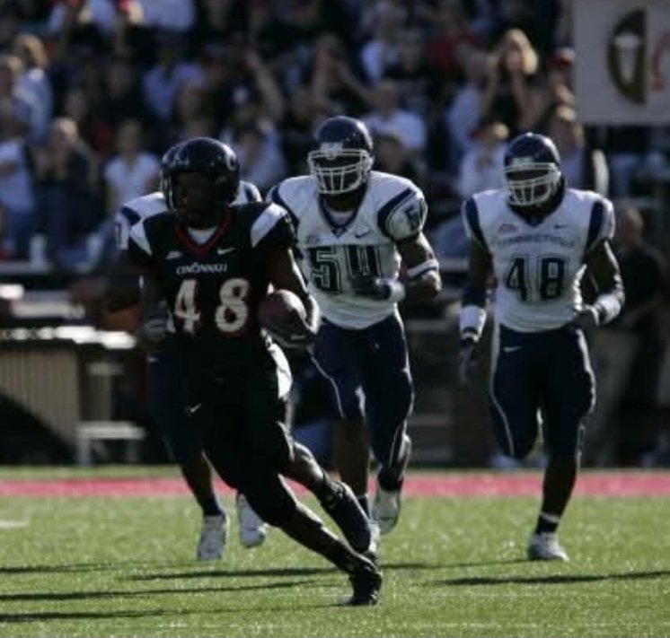Coach_Moore48's tweet image. 48 days until them Bearcats are back on the field. Oooh oooohh ooohhh 👏🏾👏🏾👏🏾👏🏾UC 🐻🐾🔴⚫️ @GoBEARCATS @GoBearcatsFB