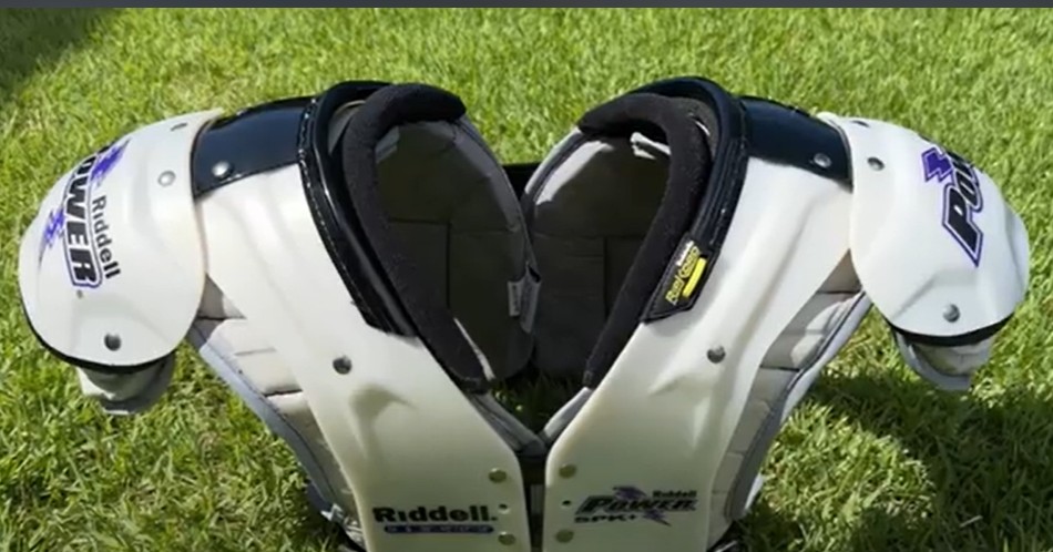 hill_adamEPPG's tweet image. New Programs July is Like Christmas. New Riddel SPK+ Shoulderpads arrived today. Speedflex on the way.