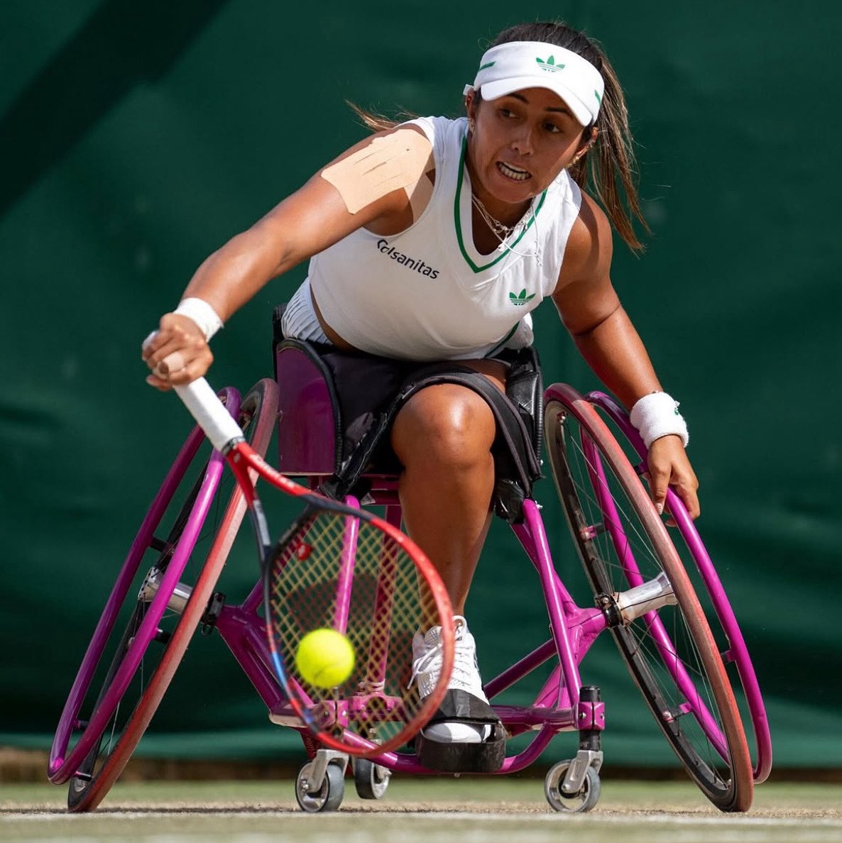 🎾 ¡A la final! 💛💙❤️
María Angélica Bernal y Ksenia Chasteau vencieron 2-0 (6-3 / 6-4) a la dupla conformada por Diede de Groot y Lucy Shuker en la semifinal de dobles femenino de The Championships wheelchair events en Wimbledon, Londres.

¡Vamos con todo por ese título! 💪🏽