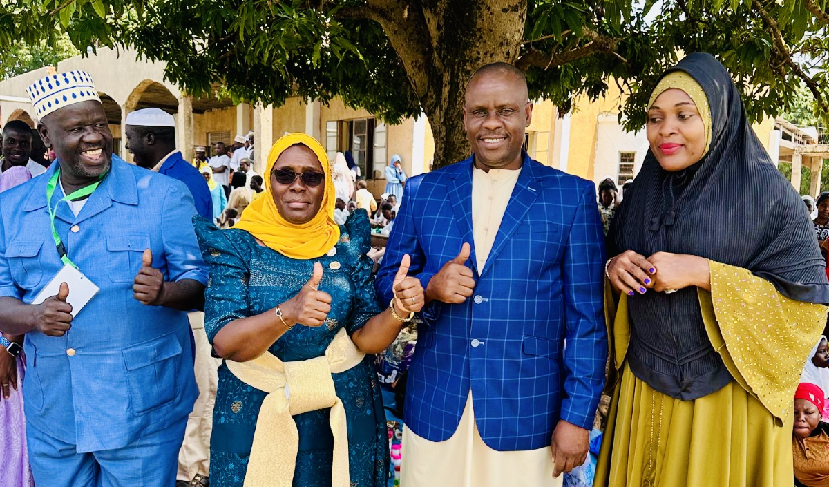 gracemarymugasa's tweet image. Today in Hoima, I joined Prime Minister @R_Nabbanja and fellow leaders for the consecration of Sheikh Rajab Mugenyi as the new Bunyoro District Khadi.
The President, represented by the Prime Minister, congratulated Sheikh Rajab with a brand-new vehicle and UGX 10 million. The…