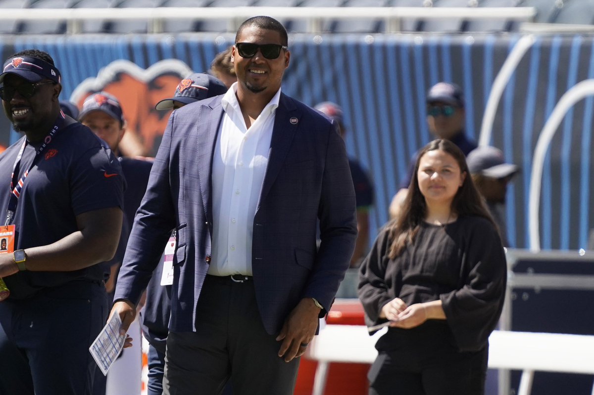 The33rdTeamFB's tweet photo. Notable players acquired by Ryan Poles in his tenure as the Bears’ GM:

DRAFTED

CB Kyler Gordon
S Jaquan Brisker
OT Braxton Jones 
OT Darnell Wright
DT Gervon Dexter
CB Tyrique Stevenson
QB Caleb Williams
WR Rome Odunze
P Tory Taylor
TE Colston Loveland
WR Luther Burden 
OL Ozzy Trapilo
DL Shemar Turner

SIGNED
 
LB TJ Edwards
LB Tremaine Edmunds
RB D’Andre Swift
C Drew Dalman 

TRADED FOR 

DE Montez Sweat
WR DJ Moore 
G Joe Thuney
G Jonah Jackson