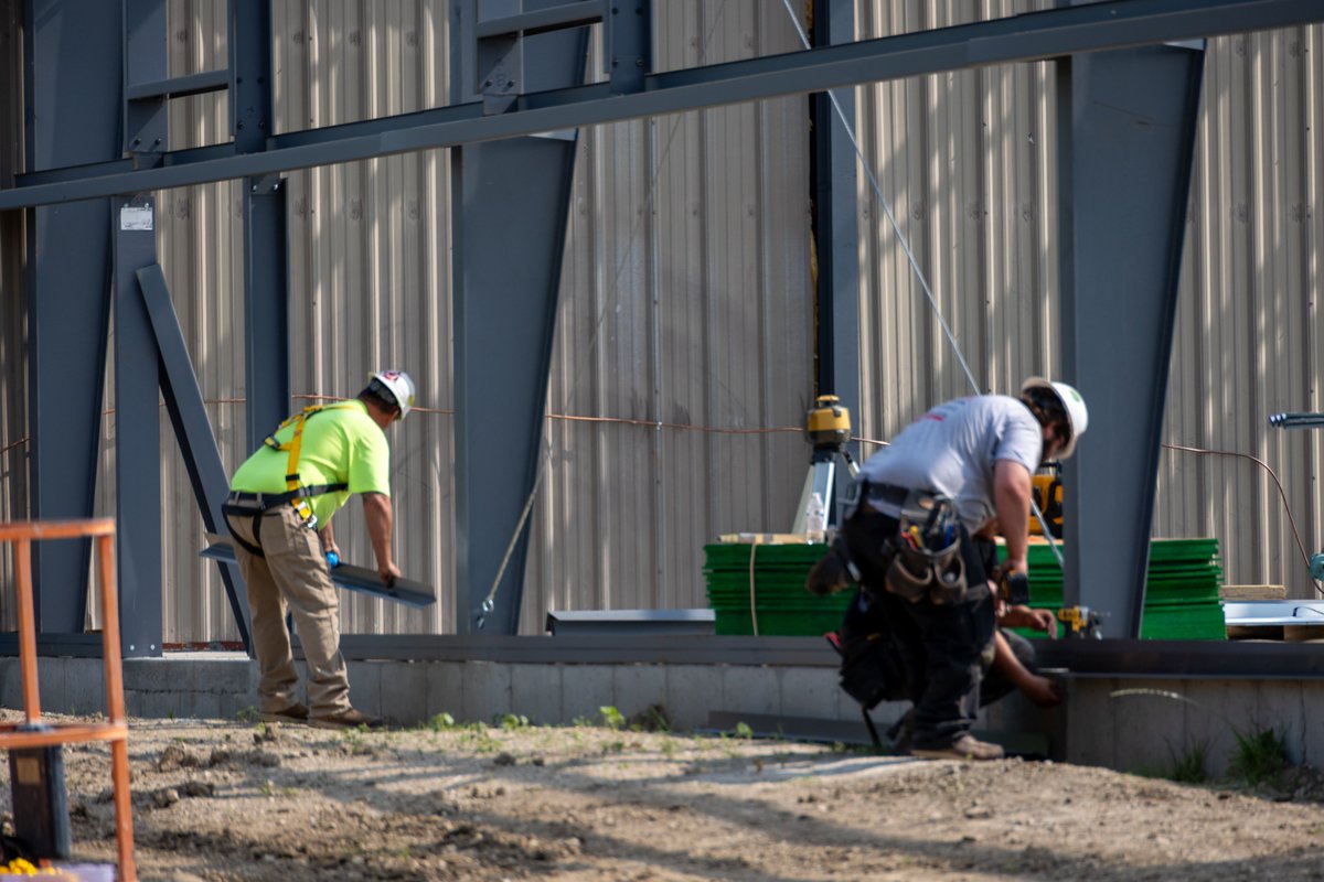 Central Midwest Carpenters are hard at work renovating and expanding our Muncie, Indiana training center! Improving and streamlining our facilities is CRUCIAL to the long-term success of our apprentices. We can't wait to see the learning that will take place here 💪🤩