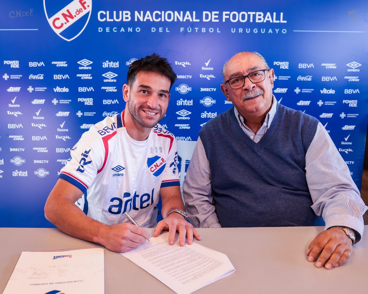 ✍🏼 Nico Lodeiro firmó su contrato con el Decano hasta junio de 2026

¡Vamos, <a href="/NicolasLodeiro/">Nicolas Lodeiro</a>! 💪🏼🔵⚪️🔴