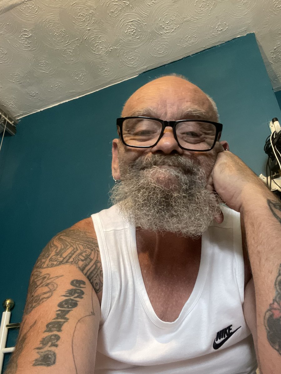 Another Hot day here in Uk 🇬🇧 💋💋👅💋🌅