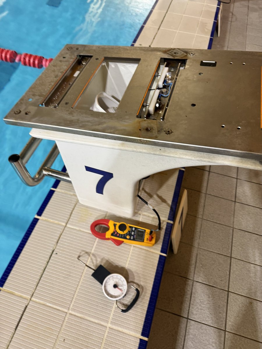 FutureGhost_Boo's tweet image. Been calibrating swimming blocks today, ready for the end of season meet this weekend, Portsmouth Northsea Swimming Club.