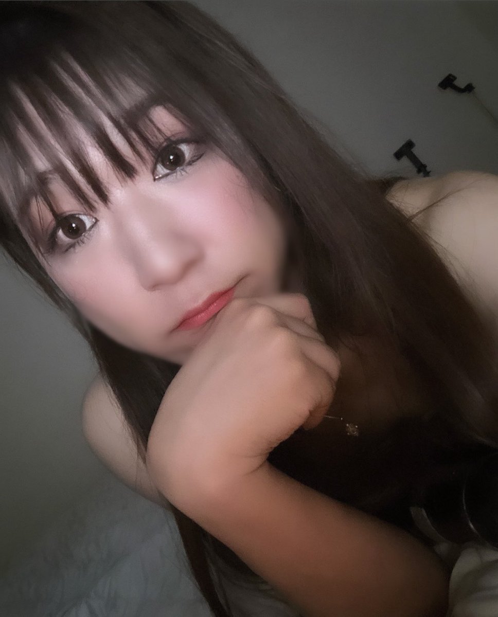 この顔でちんちんついてるってエロい？

あまりXにも投稿したことないけど気になる？🤫
実は17？18cm？くらいあります...

見たい人いいね、RPしてﾈｯｯ‼︎♡
多ければ載せるかもﾖ🐣

#男の娘
#ニューハーフ
#女装
#チン凸