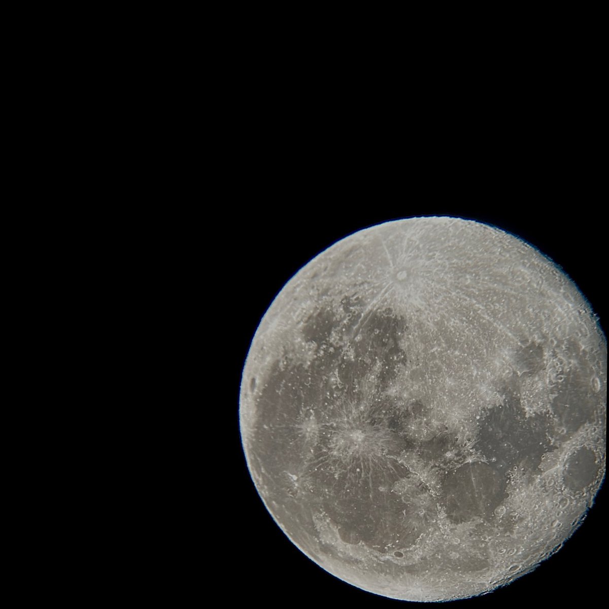 hajaralls's tweet image. full moon