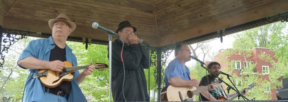 MercuriosPlace's tweet photo. Yes tonight is the night, July 11, for Palo Verde!  Won't you join us at Mercurio's and have one of your favorite beer and pizza combinations? #beerlovers #pizzalovers #rockmix #folkmusic https://t.co/Qkdn87iNkX
