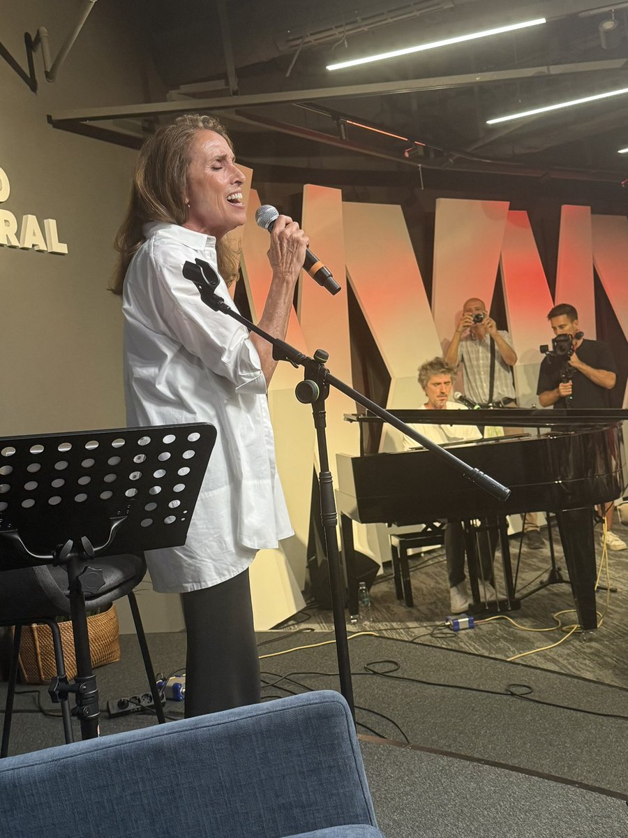 Fernando Neira (@fneirad) on Twitter photo Víctor y Ana vs Pimpinela
¿Parecidos razonables?
Sonrían, por favor 😘😘😘😂😂😂
Conversaciones impredecibles en #AsíNacenLasCanciones. Quinta temporada (2024/25) para <a href="/ambitocultural/">Ámbito Cultural</a>
Gracias infinitas a Pita, Gerva, Jero, Celia y demás gente hermosa ❤️ Víctor y Ana vs Pimpinela
¿Parecidos razonables?
Sonrían, por favor 😘😘😘😂😂😂
Conversaciones impredecibles en #AsíNacenLasCanciones. Quinta temporada (2024/25) para <a href="/ambitocultural/">Ámbito Cultural</a>
Gracias infinitas a Pita, Gerva, Jero, Celia y demás gente hermosa ❤️