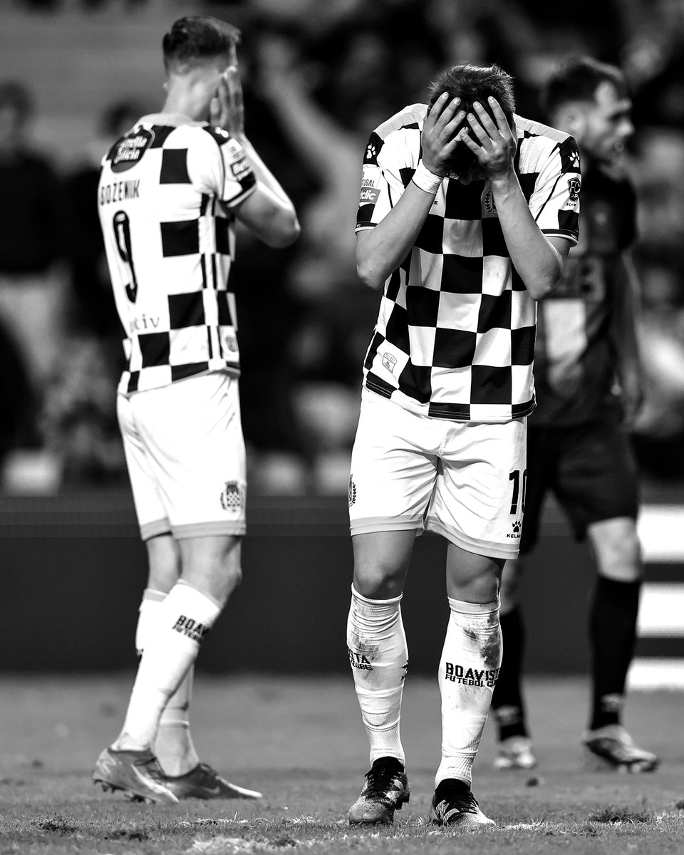 B24PT's tweet photo. OFICIAL: Boavista desce para as distritais. https://t.co/MZeq4p5Rnf