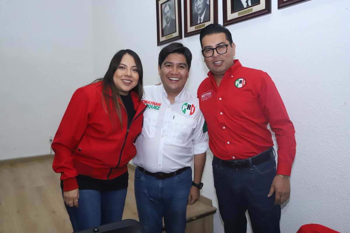 NestorCamarillo's tweet photo. Estamos listos para recuperar espacios y ser la verdadera oposición que México necesita. 🇲🇽
También saludé al delegado @j_marquezmx, con quien compartimos el compromiso de fortalecer al @PRI_Nacional desde Puebla. https://t.co/pDiA4G8J7l