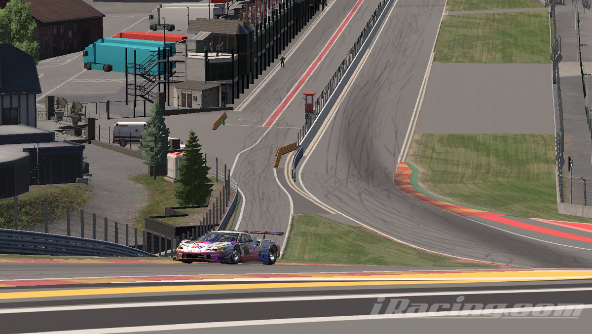 🚨Mañana disputamos las 24h de Spa🚨. Lo haremos en el Split de las 9:00 porque dicen que a quien madruga dios le ayuda (ni con esas nos vamos a librar de los accidentes). 
Nuestros pilotos serán: <a href="/xSusoCM/">𝗦 𝗨 𝗦 𝗢 🇪🇦</a> <a href="/AsOmApU/">Mario Urrios Rodríguez</a> <a href="/Guille_qg/">Guillermo Quintana</a> <a href="/AlexRNande34/">Alejandro Rodríguez</a> #EduardoMartínez

💪💪