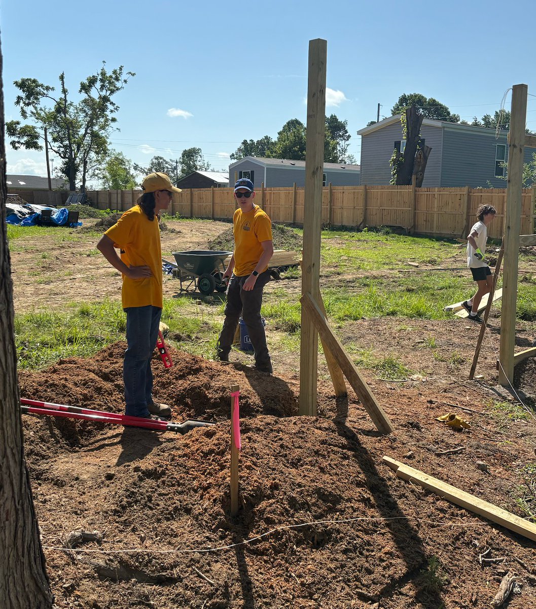 This week our college team was able to help Tonya, who runs a wildlife rehabilitation center, and lost her home and fence in the recent EF4 tornado in London, KY.  Our team was able to help rebuild the entire fence, and now Tonya can run her shelter again!  Way to go team!