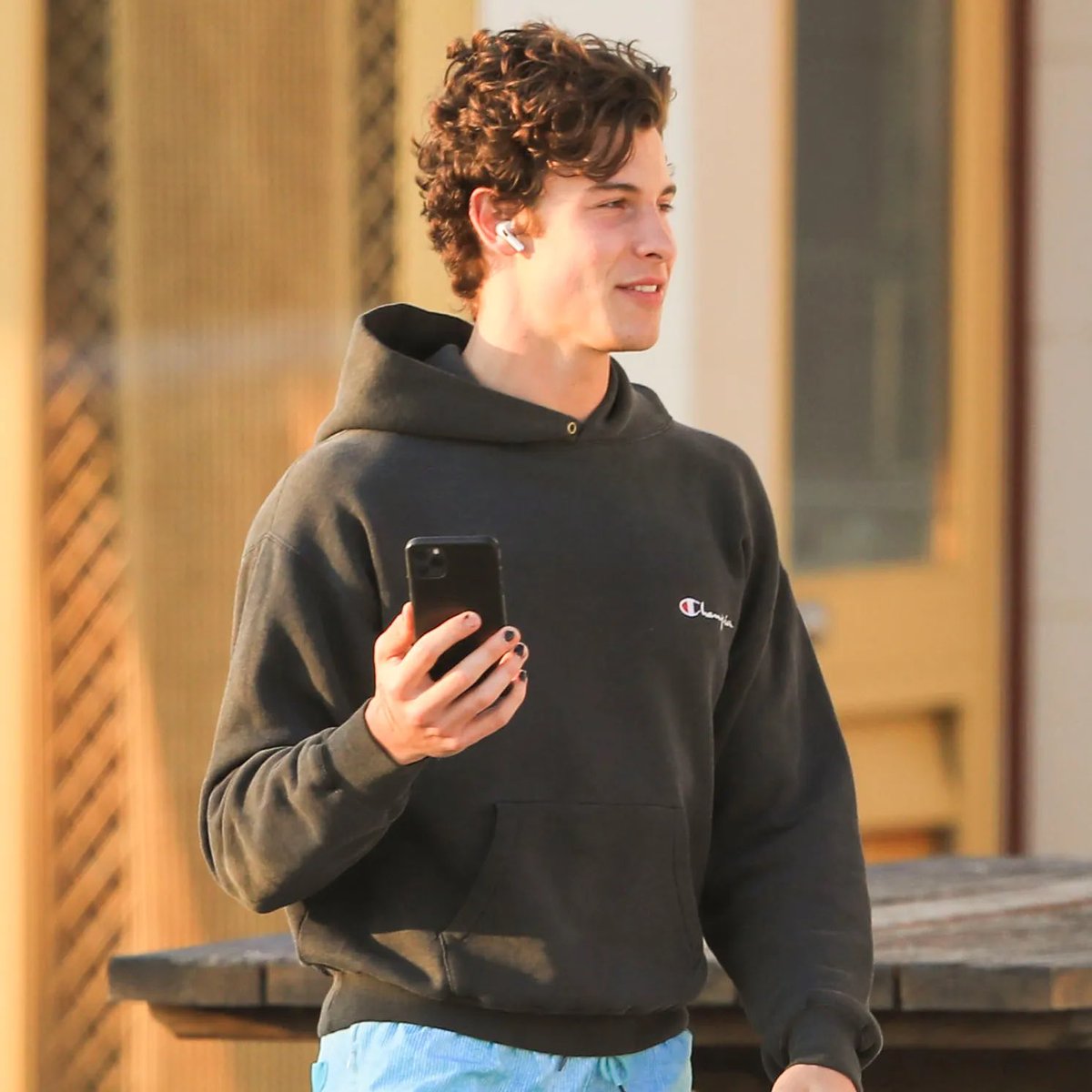 supermeluv's tweet photo. Excuse me 2019 Shawn 😍 https://t.co/5m2G6Qrm4m