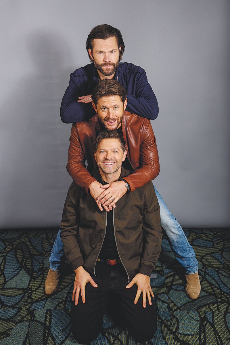 mishacollins's tweet image. Happy #SPN 20th year reunion. It’s not the years, it’s the mileage… and we’ve been rode hard. #SPNFamily 

bit.ly/SPNTurns20 

📸: @chrisschmelke