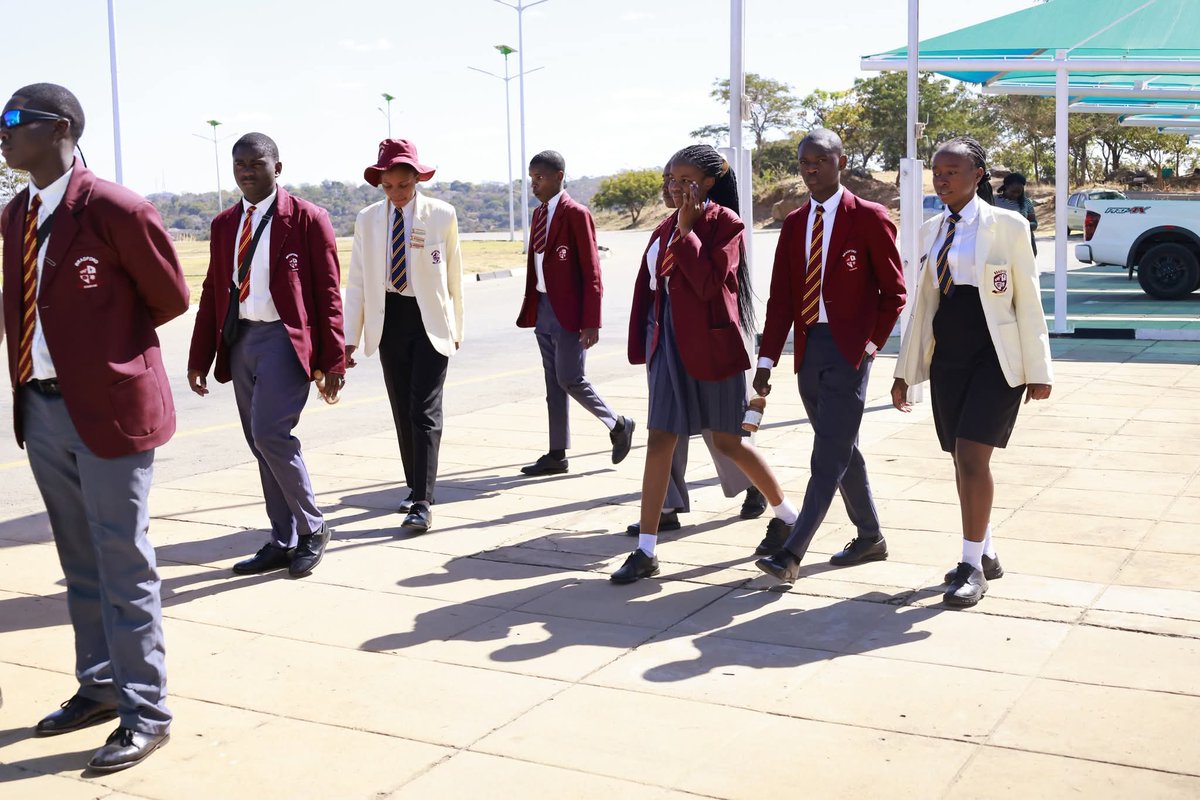Bindura University of Science Education was honoured to welcome Bradford High School on a special visit to explore our Computer Science programmes and groundbreaking software innovations, alongside other pioneering initiatives.
Bradford High School’s decision to choose BUSE for