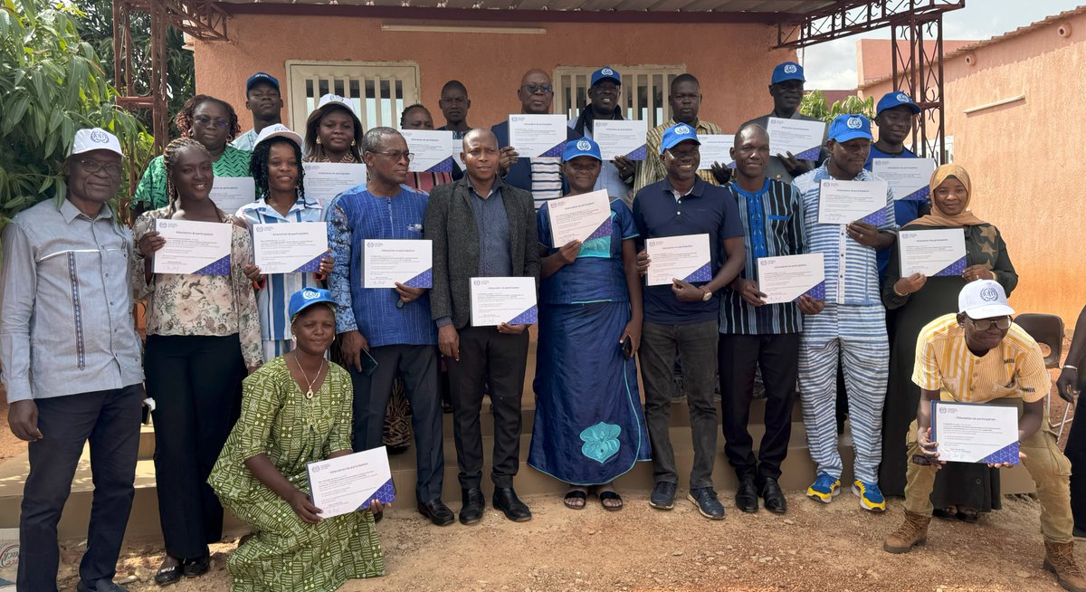 OITAbidjan's tweet image. #OitBurkinaFaso
À #Ziniaré 🇧🇫, le #CaféMédias de @OITAbidjan s’achève.
#Journalistes et communicants outillés, inspirés, connectés : une nouvelle manière de raconter le #TravailDécent émerge, avec des récits centrés sur l'humain, porteurs de solutions aux défis du 🇧🇫.
#RJC_PS